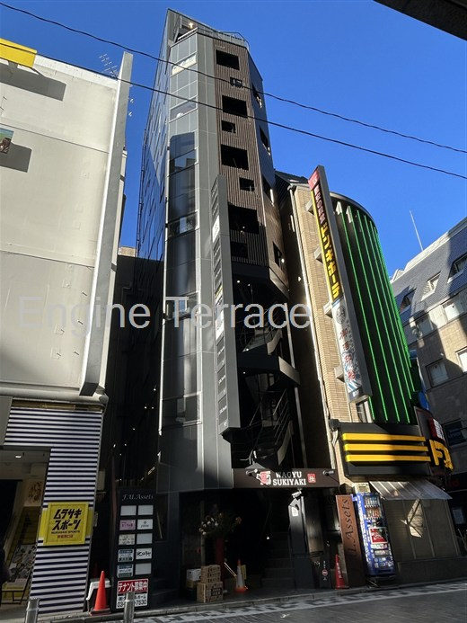 新宿 徒歩3分 構造:鉄筋コンクリート造