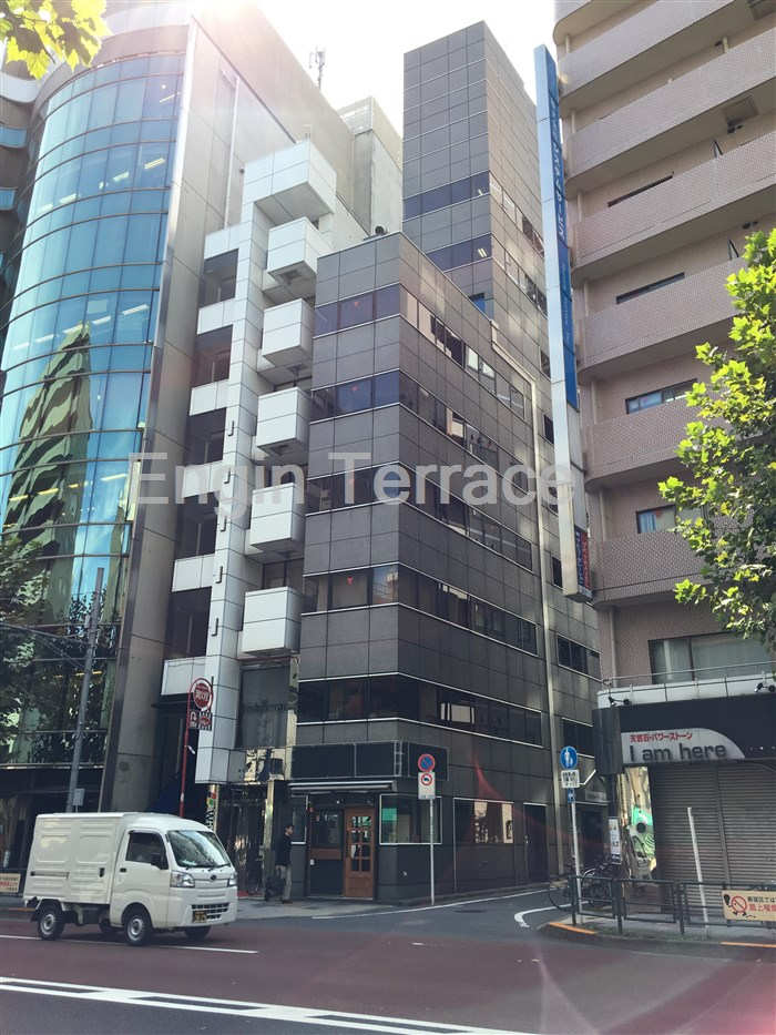 新宿御苑前 徒歩1分 構造:鉄骨造(一部鉄骨鉄筋コンクリート造)